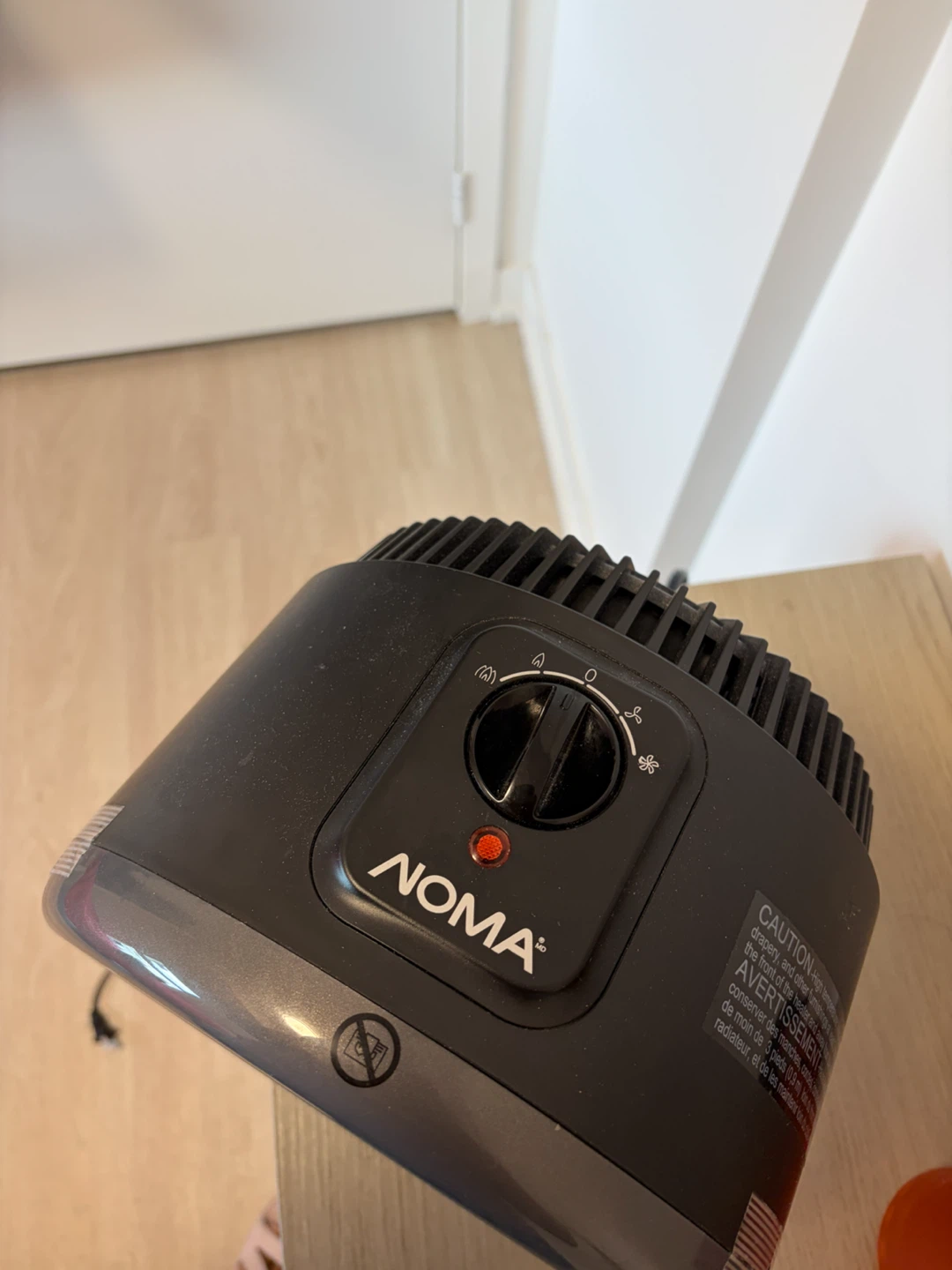NOMA Black Table Fan/Heater – Excellent Condition - photo 3