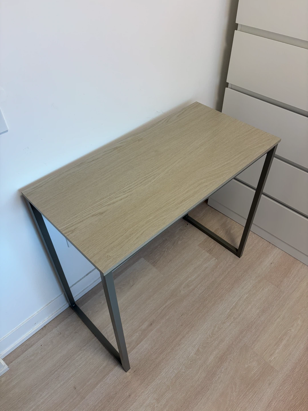 Modern Wood Grain Desk - photo 2