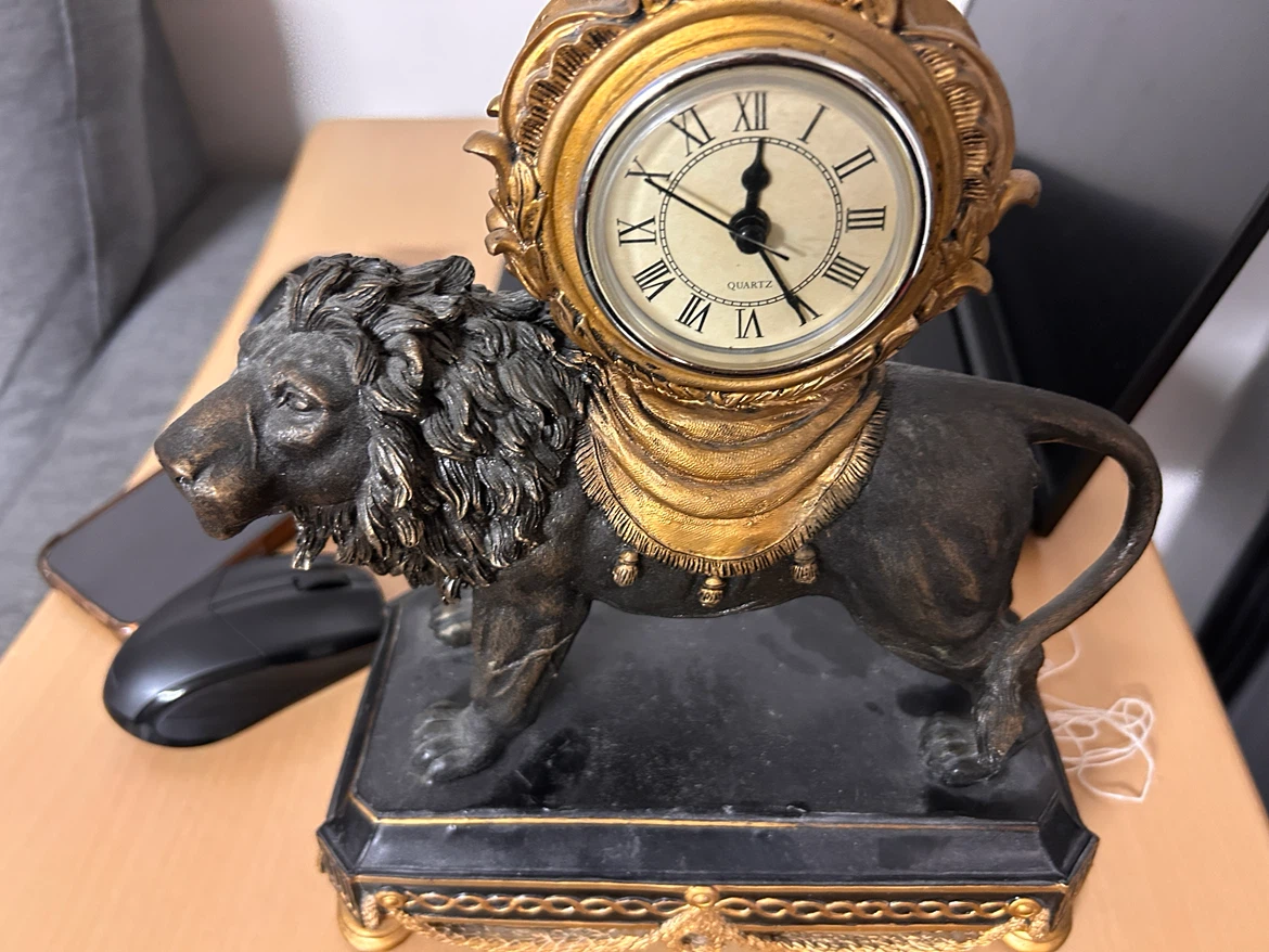 Ornate Lion Mantel Clock - photo 2