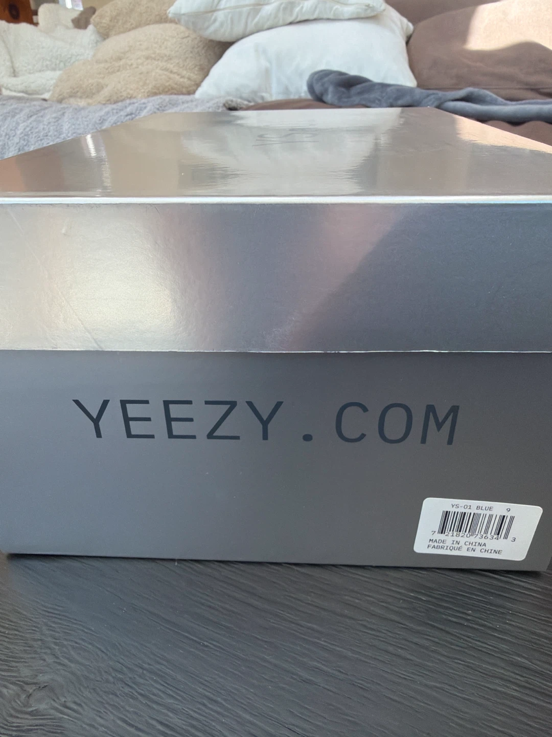 Yeezy Slides size 9 - photo 2