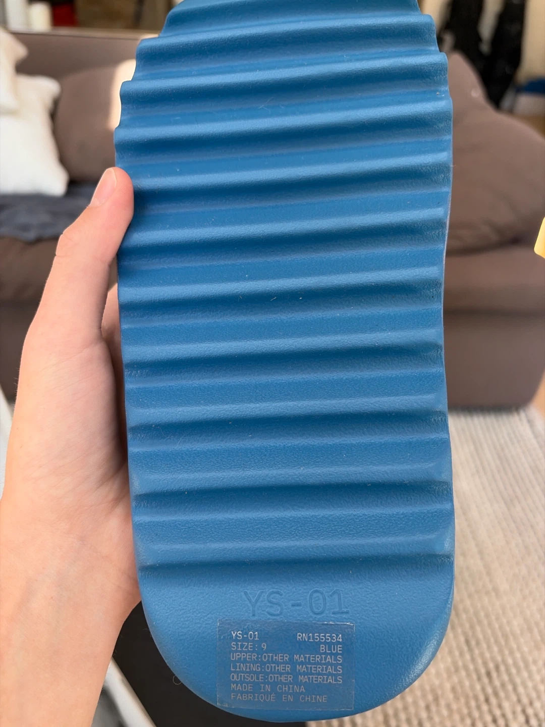Yeezy Slides size 9 - photo 4