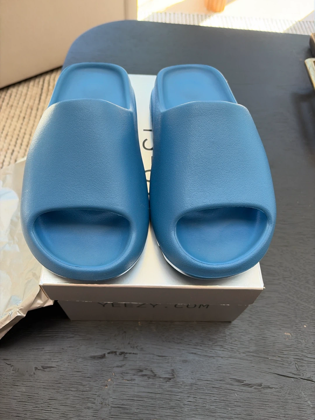 Yeezy Slides size 9 - photo 5
