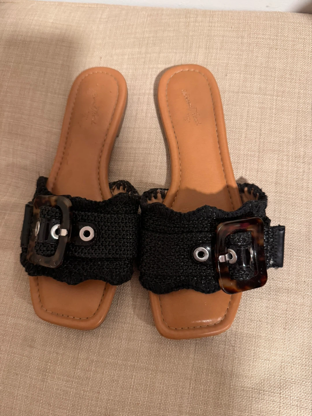 Universal Thread Black Slide Sandals with Tortoise Buckle