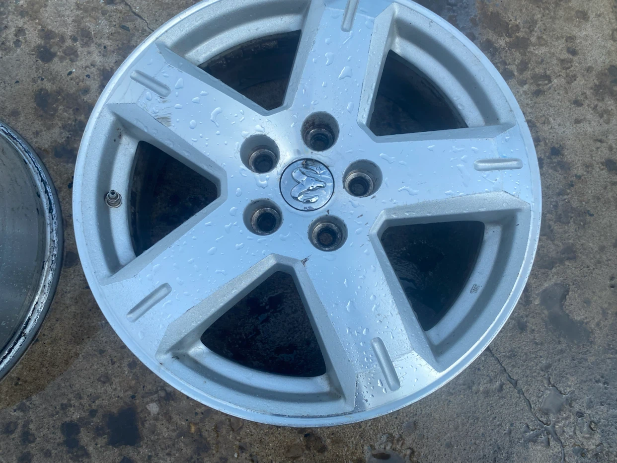 Set of 4 Dodge Alloy Wheels - photo 2