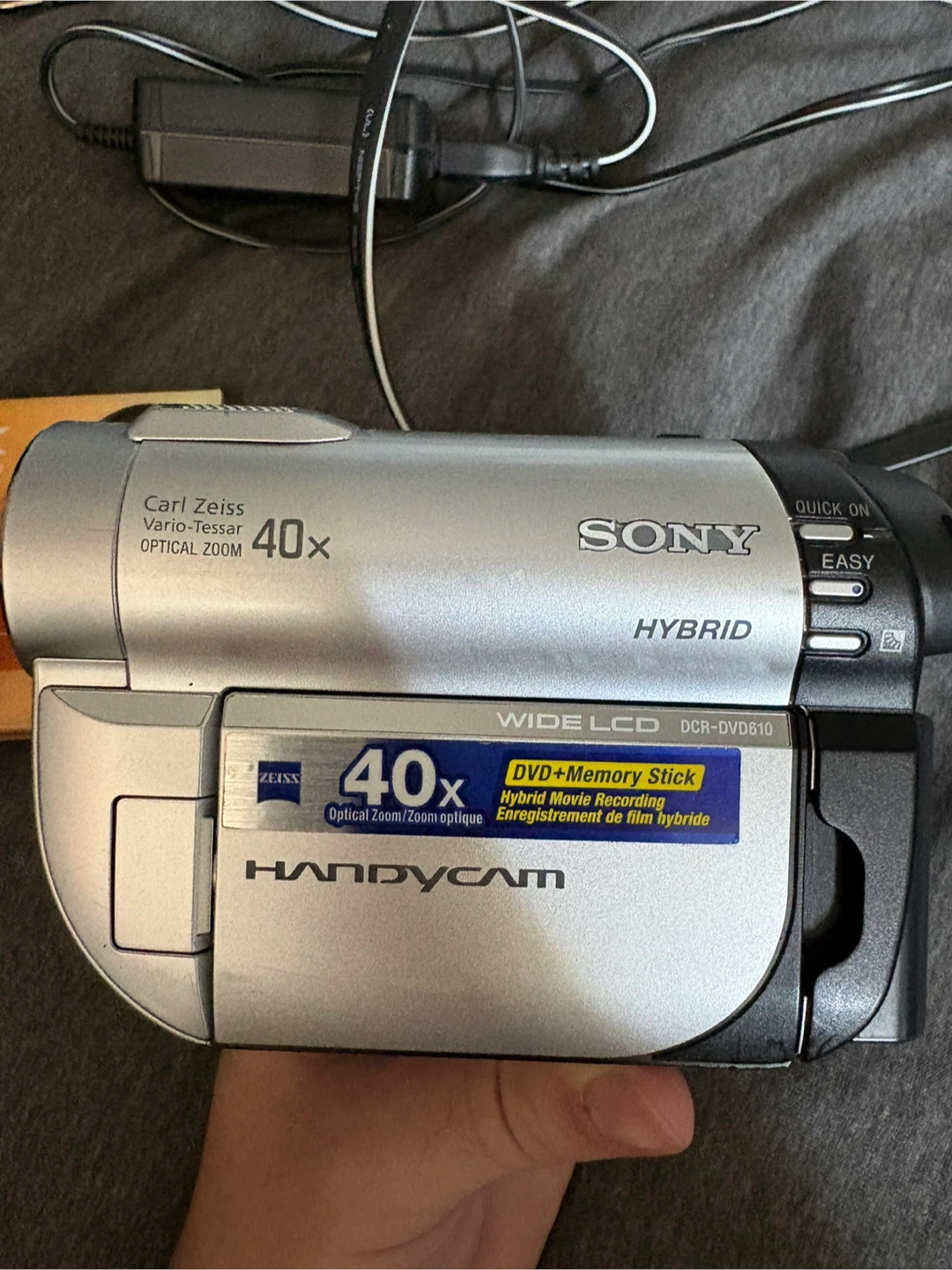 Sony handycam DCR-DVD610