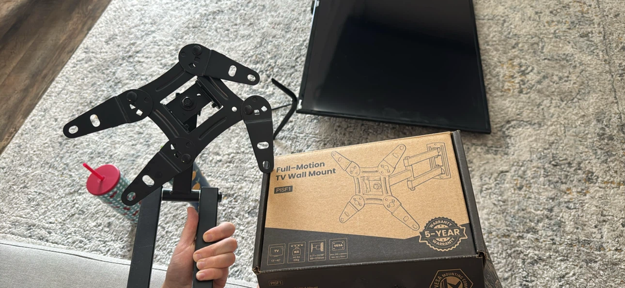 Full-Motion TV Wall Mount PISF1
