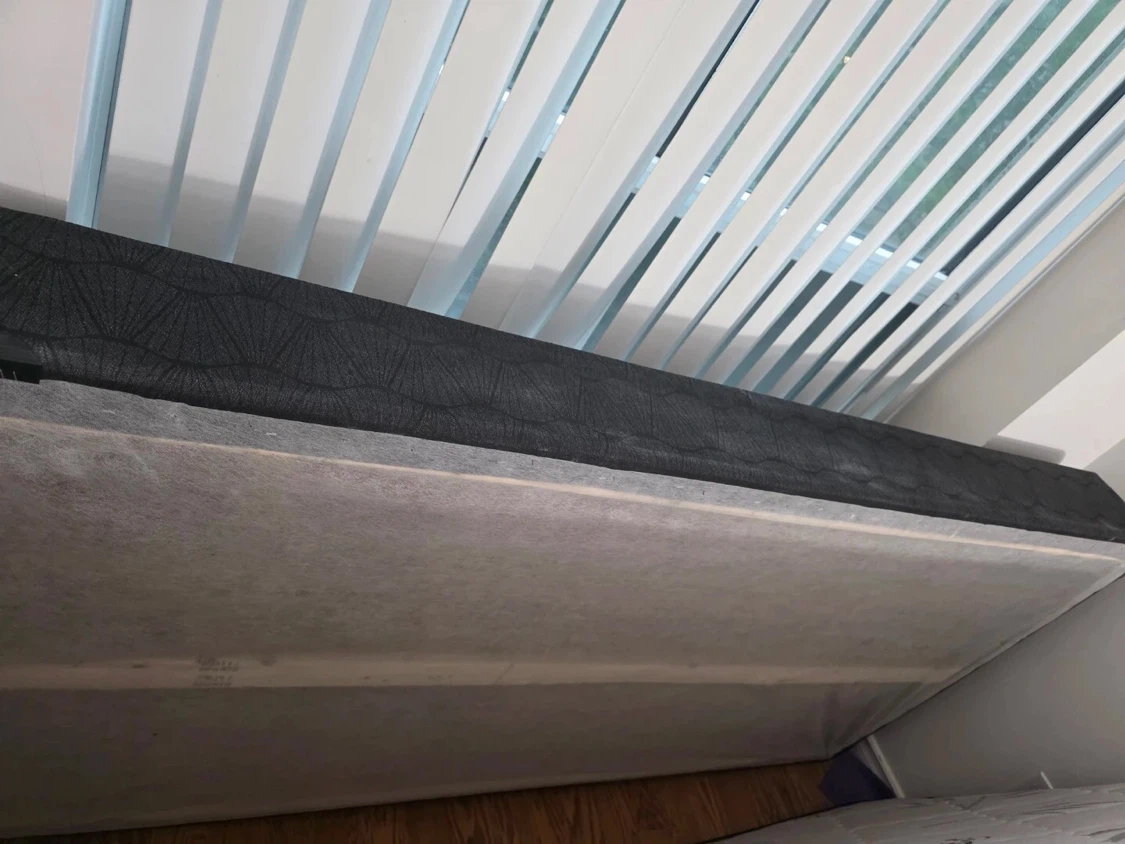 Organic Cotton Twin Mattress in clean almost new condition - photo 3