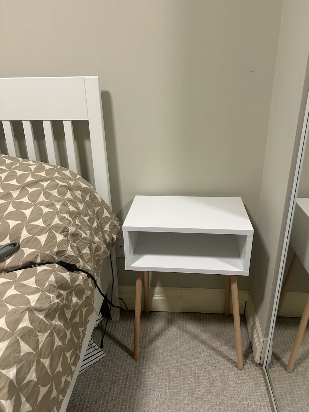Nightstand - Bed side table - White