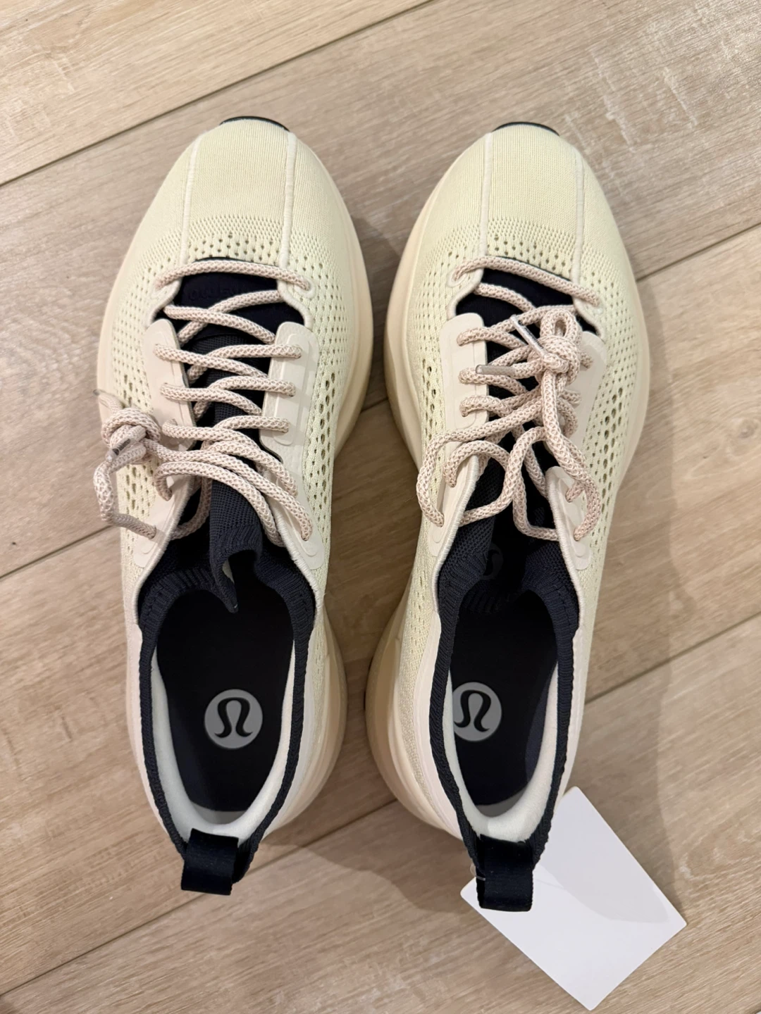 Brand new Lululemon Chargefeel 3 Workout Shoes - US 11 - Cream