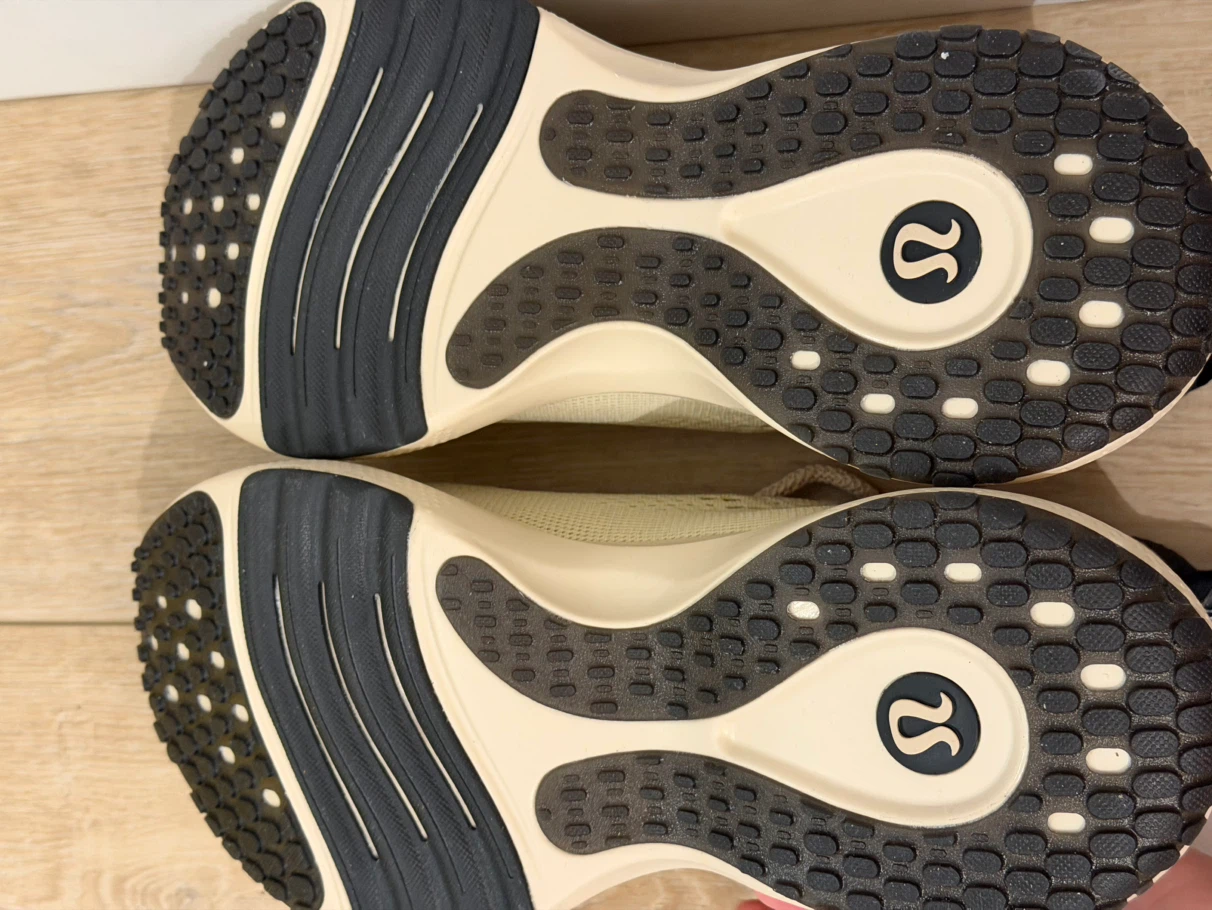 Brand new Lululemon Chargefeel 3 Workout Shoes - US 11 - Cream - photo 3