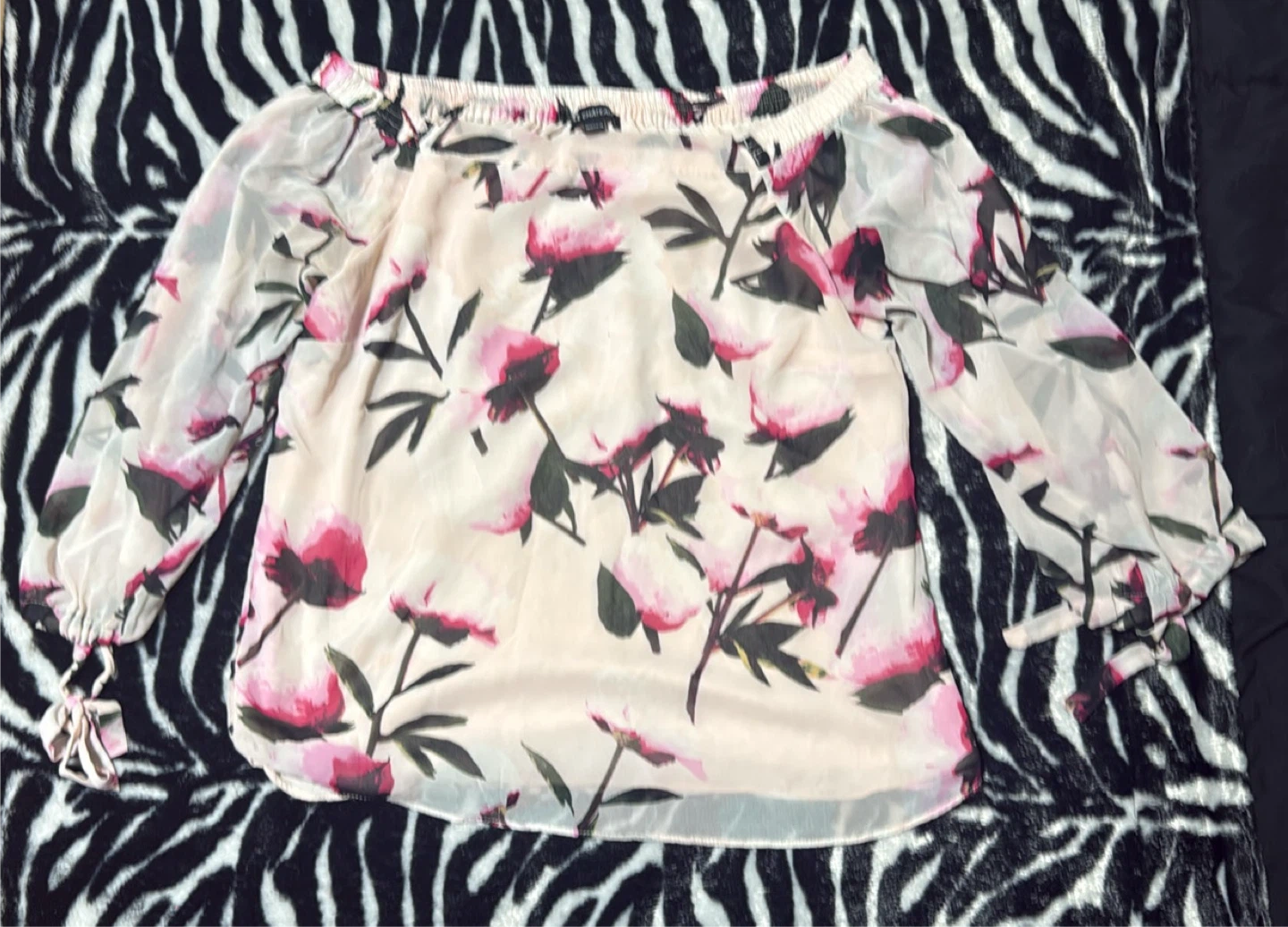 LE CHÂTEAU Floral Off-the-Shoulder Blouse - XS
