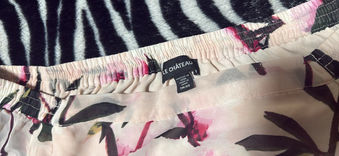 LE CHÂTEAU Floral Off-the-Shoulder Blouse - XS - photo 2