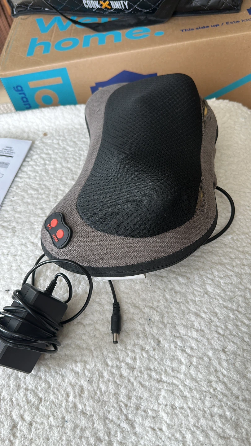 Neck/shoulder massager pillow