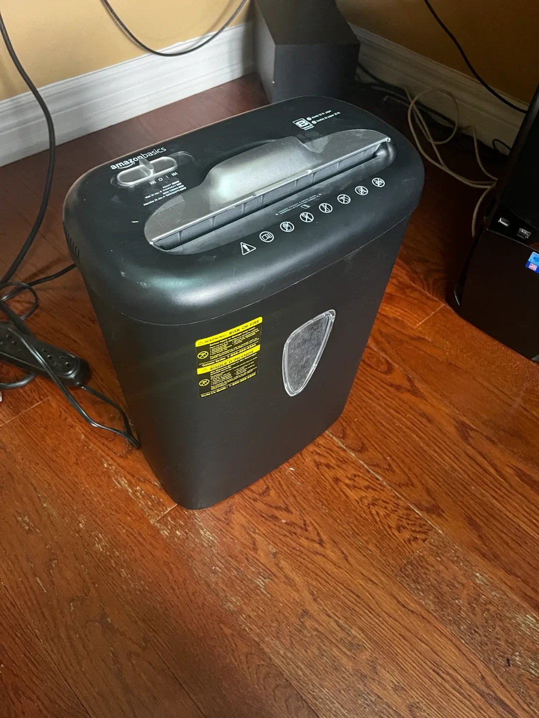 AmazonBasics Paper Shredder