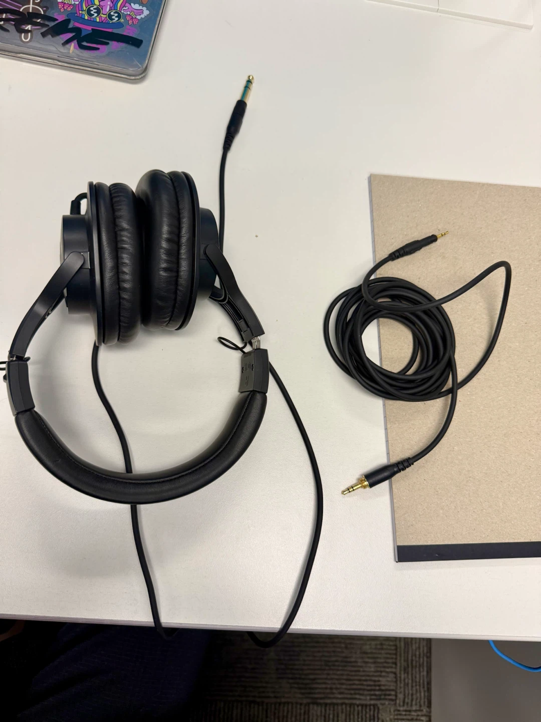 Audio-Technica AT2020USB+V Microphone and Headphones - photo 5