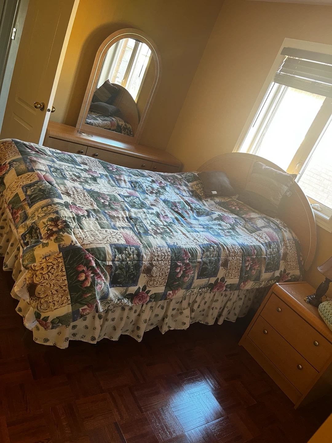 Bedroom Furniture Set