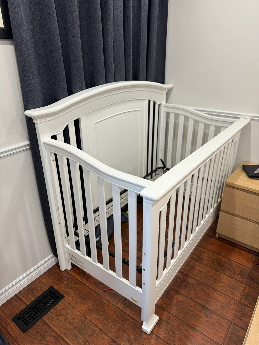 Munire White Baby Crib with mattress - photo 3