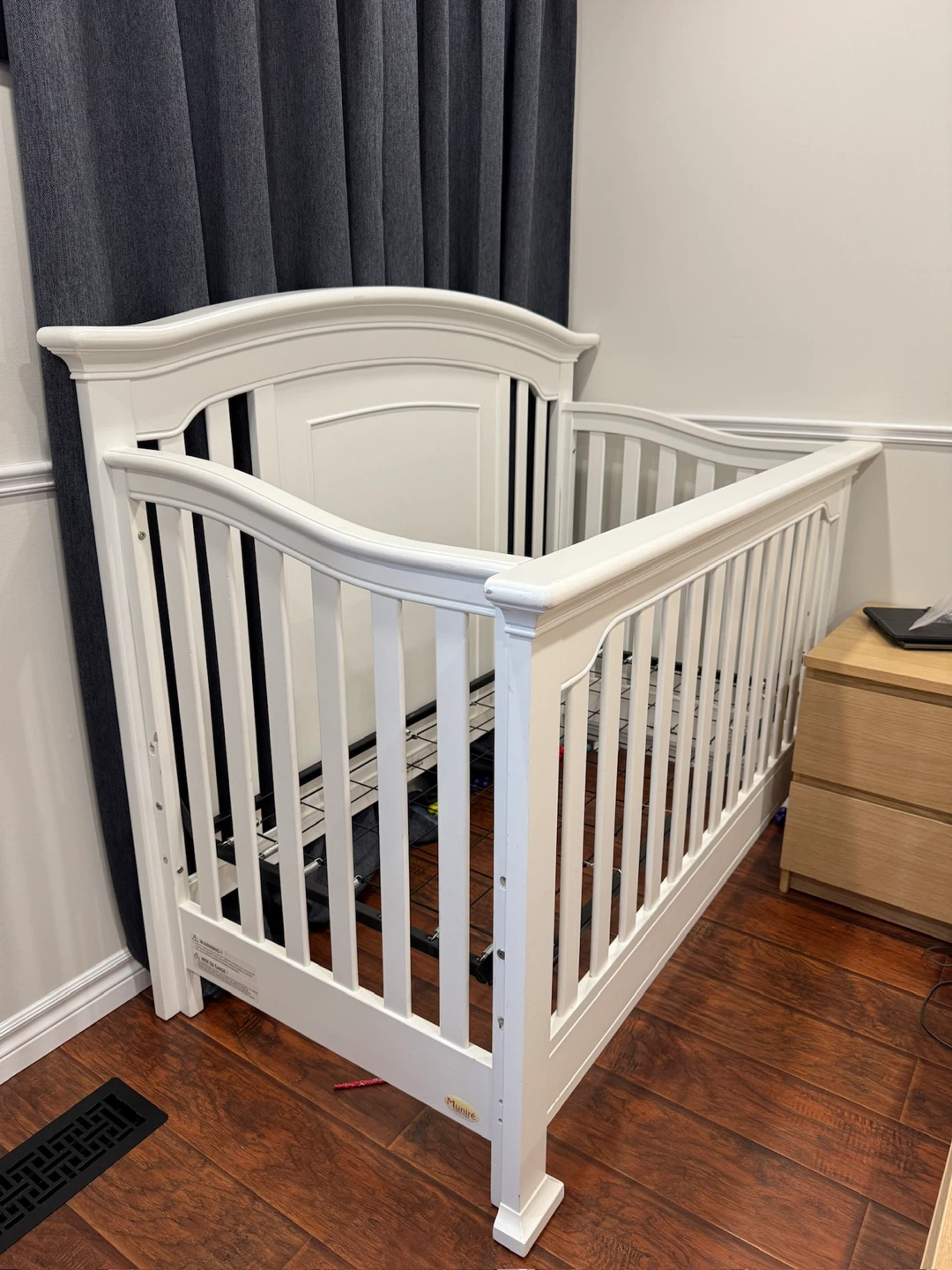 Munire White Baby Crib with mattress - photo 4