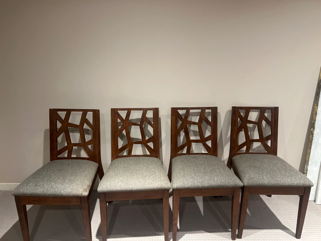 Set of 4 Dining Chairs with Geometric Back - photo 5