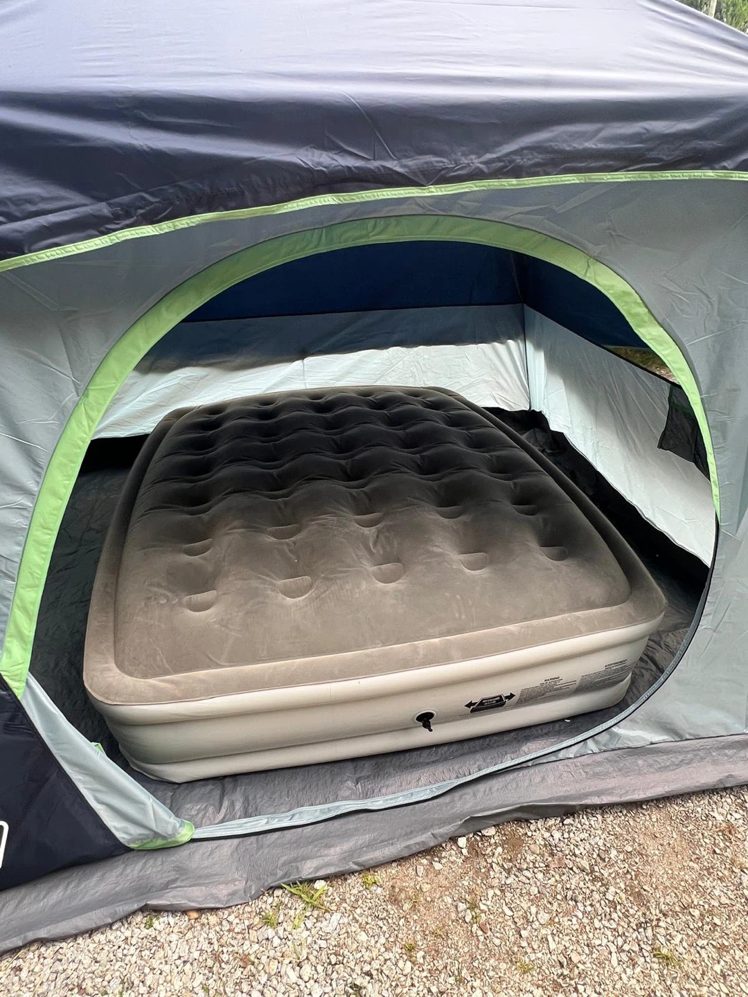 Queen-sized Air Mattress - photo 3
