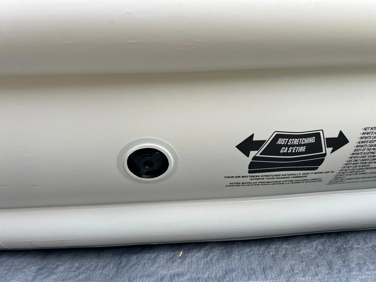 Queen-sized Air Mattress - photo 4