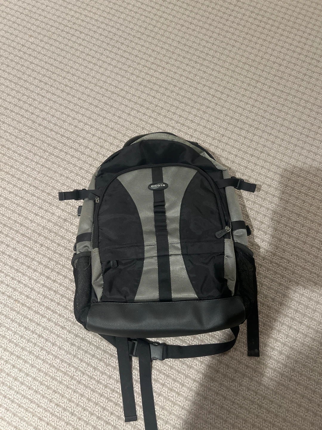 Dicota Backpack - Black & Grey