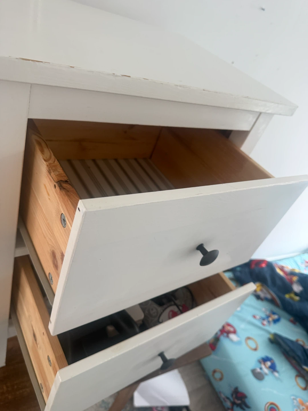 White 2-Drawer Nightstand - photo 5