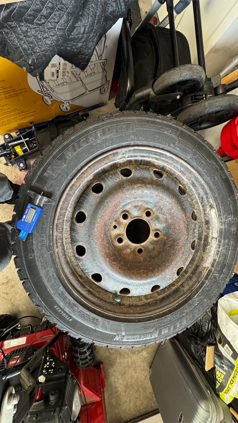 205/55 R16 Michelin X-Ice Snow tires