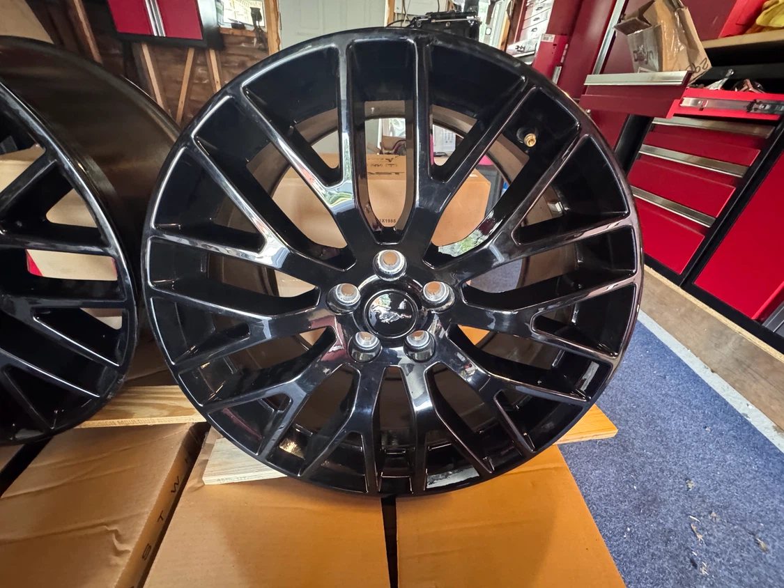 Ford Mustang Alloy Rims - photo 3