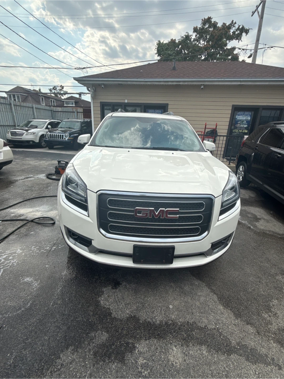 2014 White GMC Acadia - photo 2