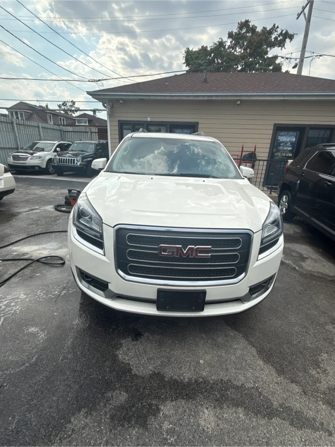 2014 White GMC Acadia - photo 2