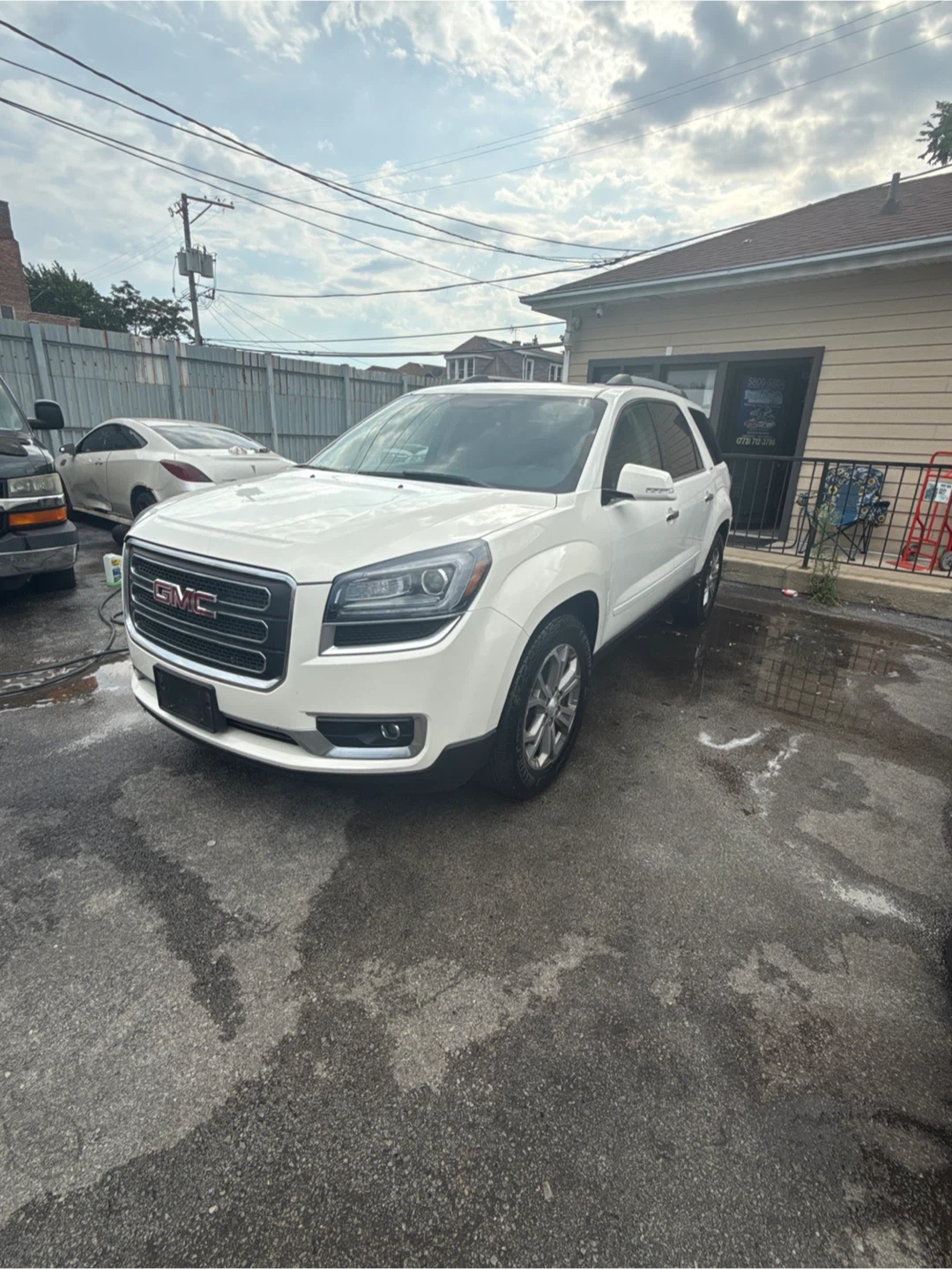 2014 White GMC Acadia - photo 3