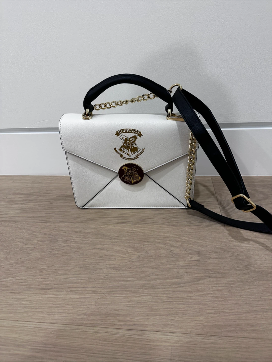 Hogwarts Envelope Crossbody Bag