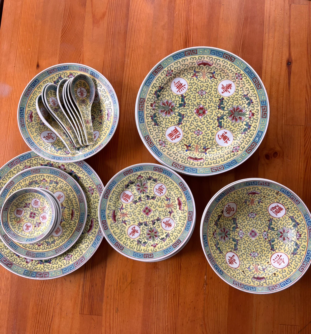 26 pcs Chinese Long Life Plate & Spoon Set - photo 3