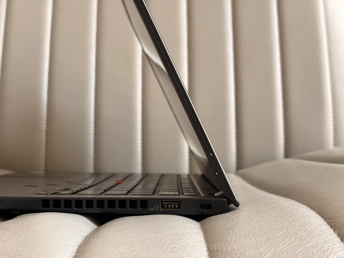 Lenovo ThinkPad X1 Carbon Gen 7 Laptop — i5-8th / 16GB / 256GB - photo 4