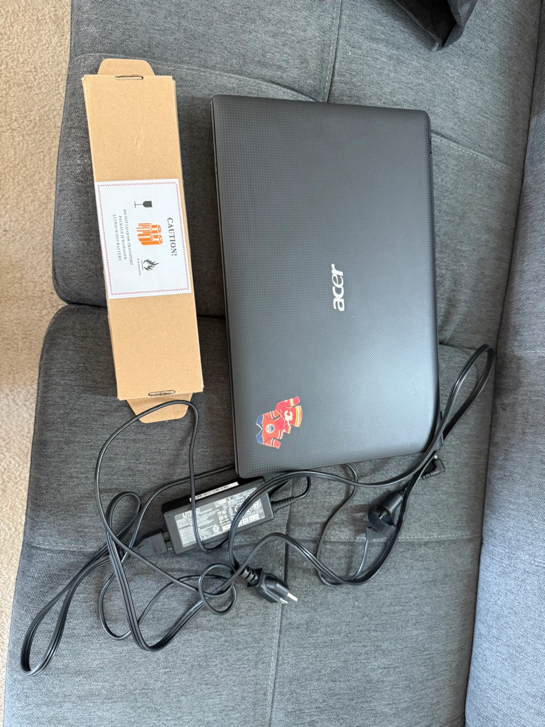 Acer Laptop with Charger - photo 2