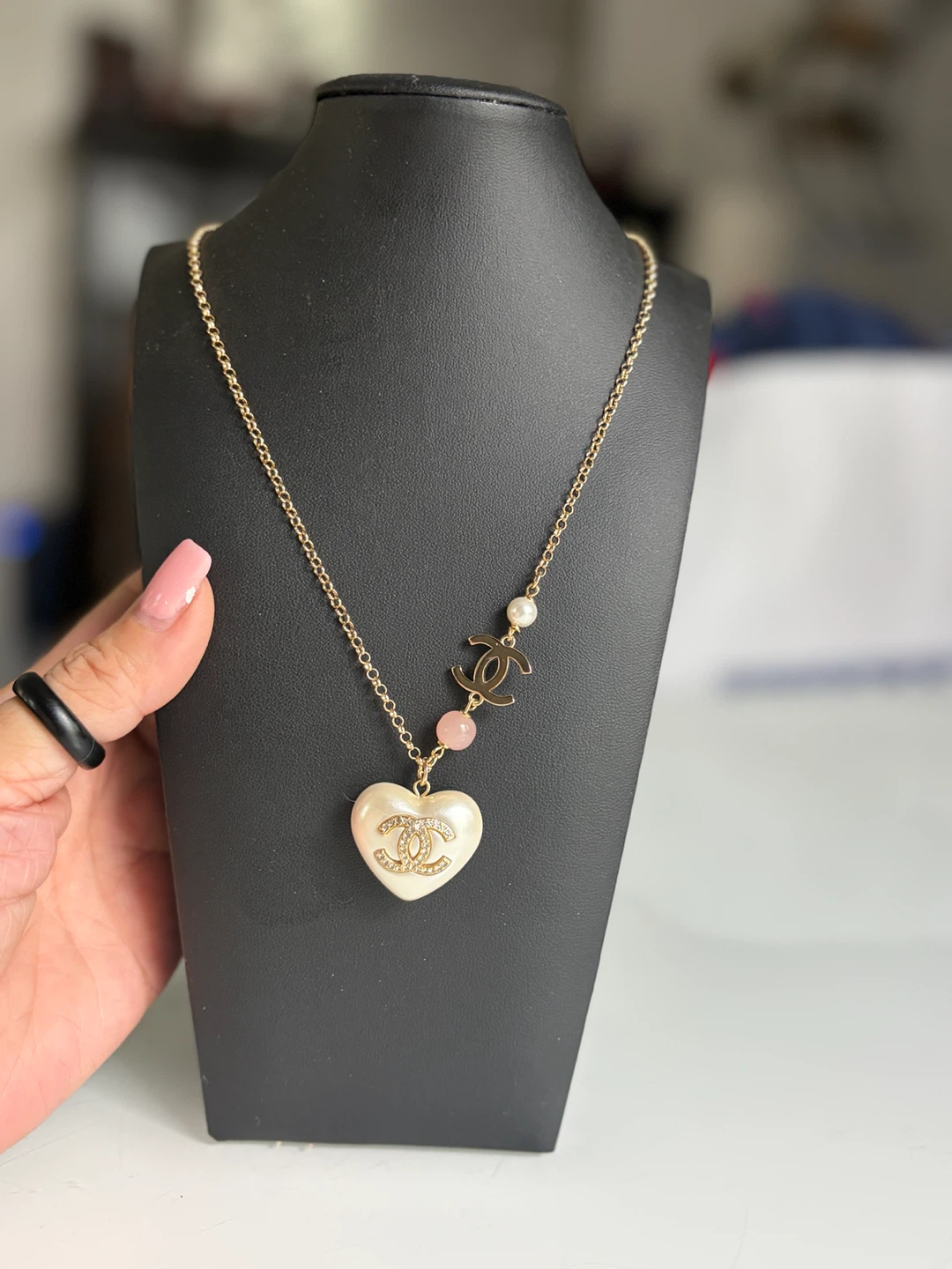 Chic Heart Pearl Necklace