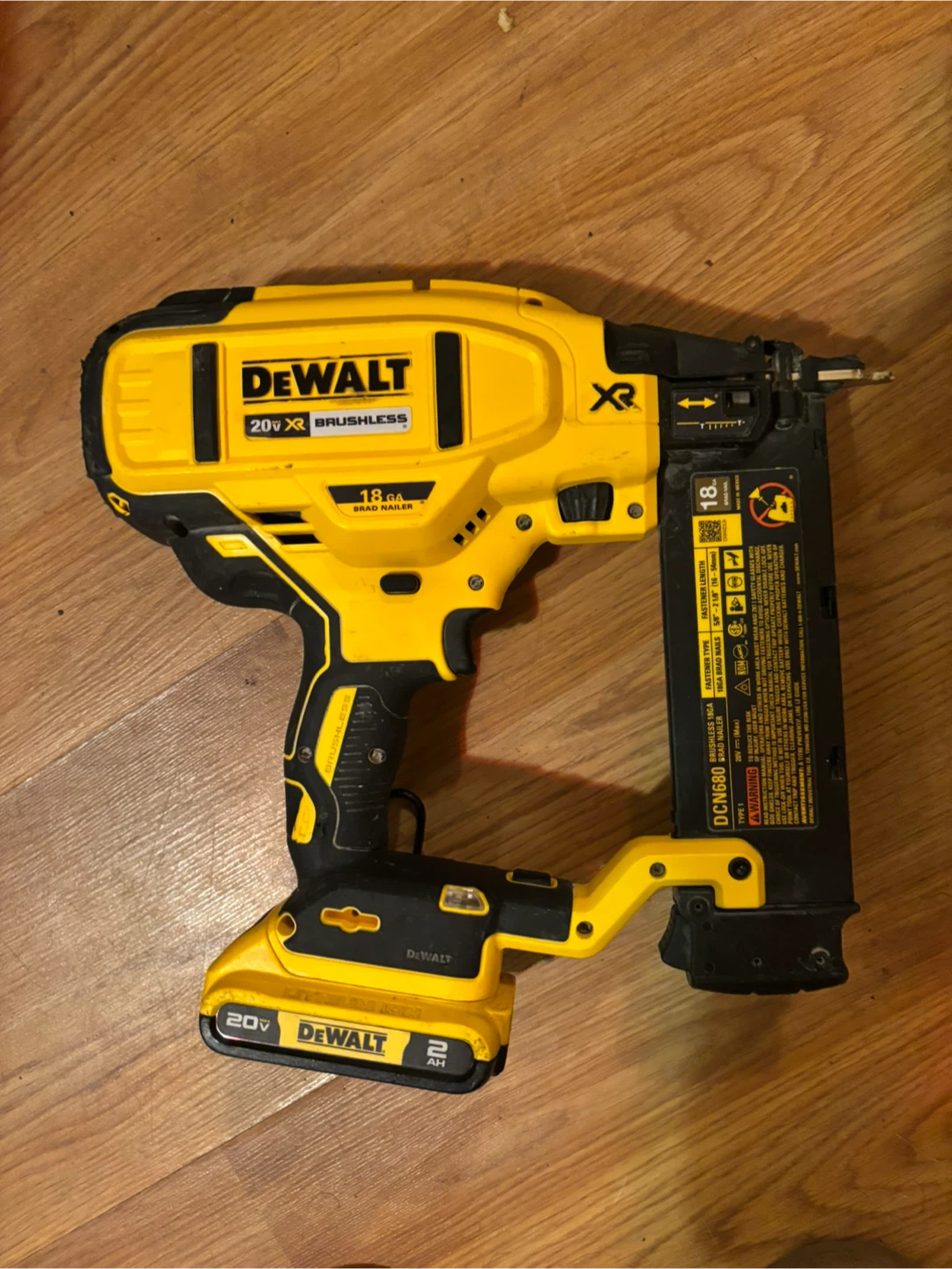 DEWALT 20V MAX XR 18 Gauge Brad Nailer