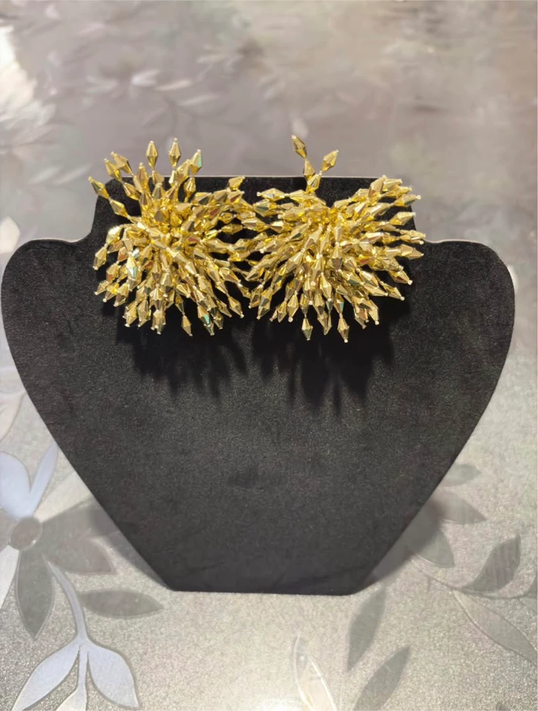 Pair of beaded statement earrings - photo 2