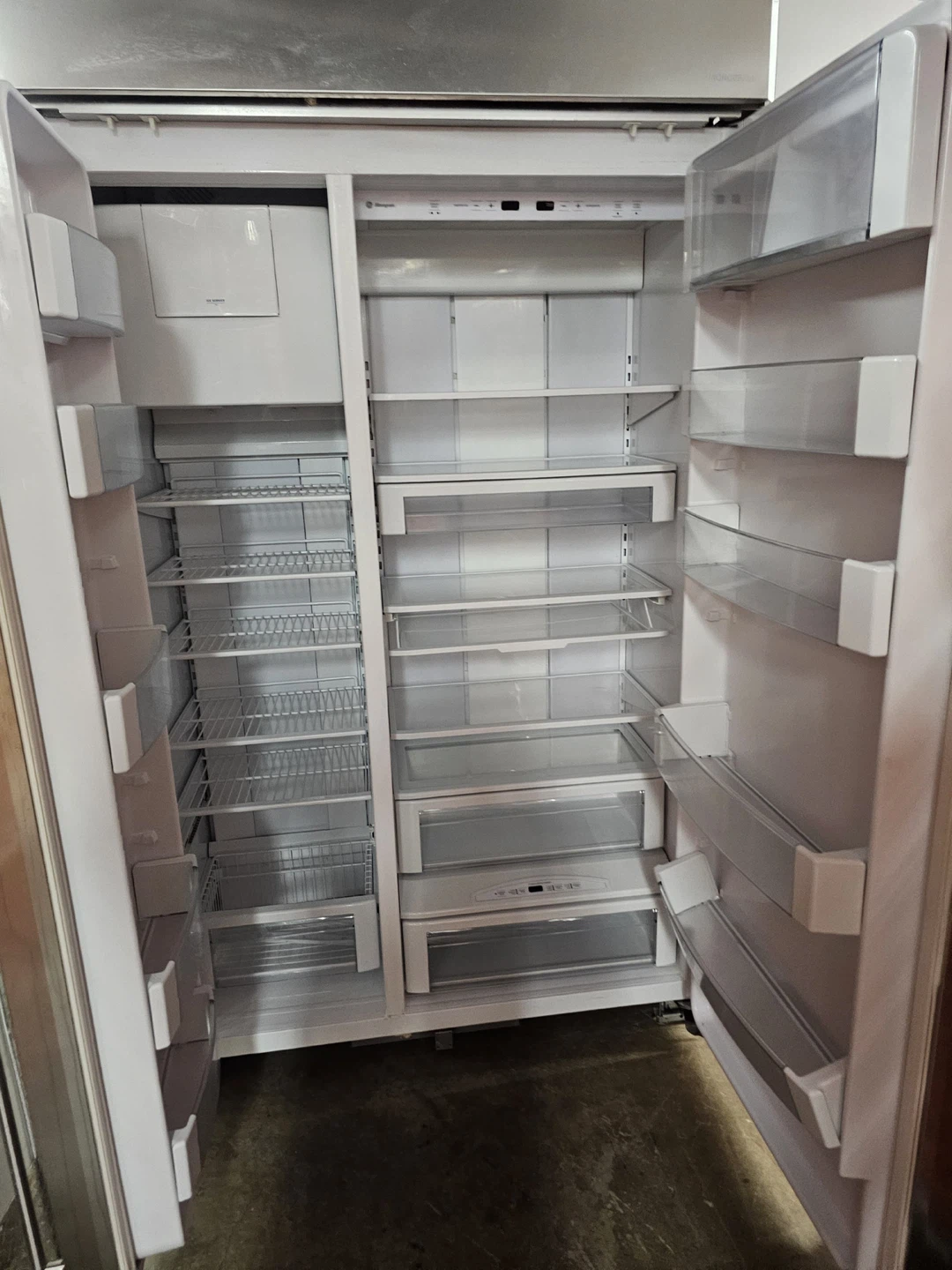 GE monogram Refrigerator 48 inch - photo 2