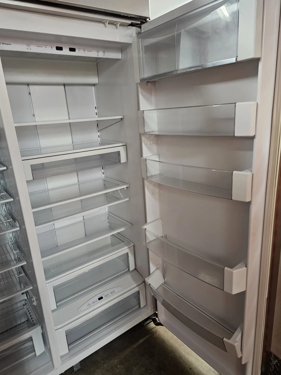 GE monogram Refrigerator 48 inch - photo 3