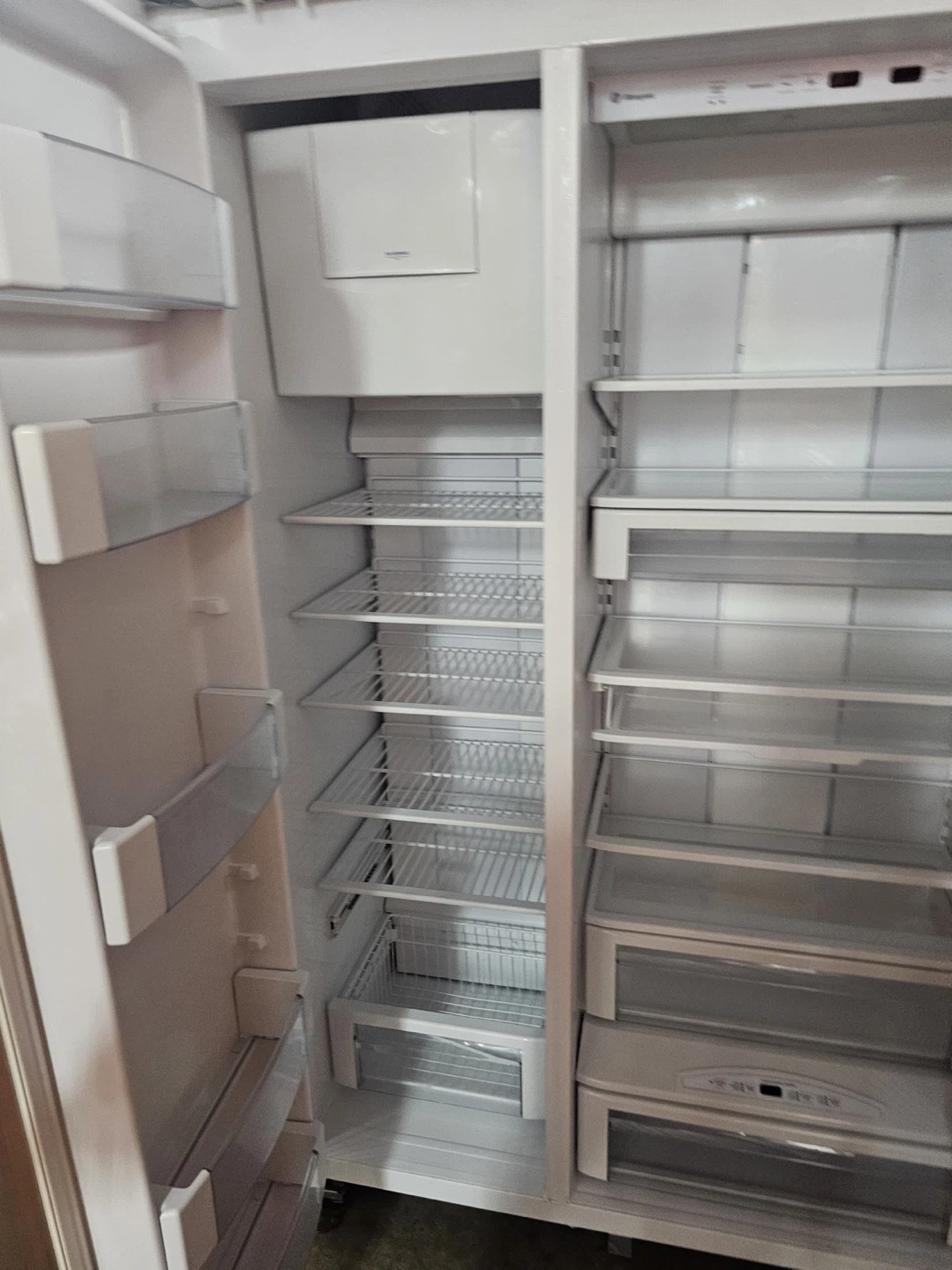 GE monogram Refrigerator 48 inch - photo 4