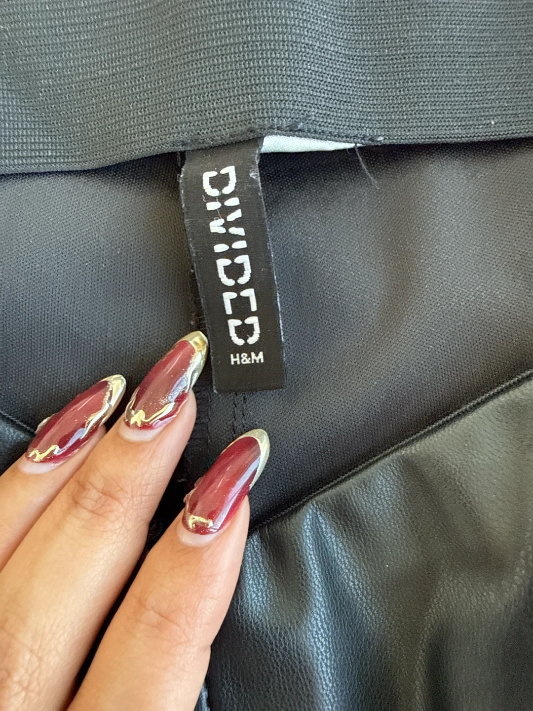 H&M Divided Faux Leather Leggings - photo 2