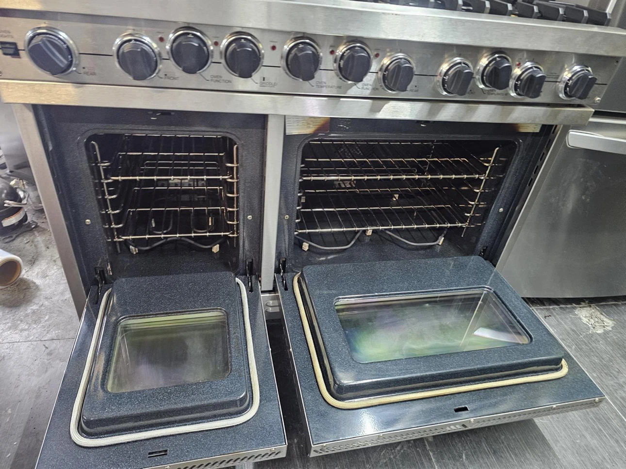 Viking Professional 6-Burner Gas Range with Griddle 48 inch - photo 2
