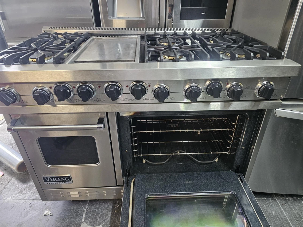 Viking Professional 6-Burner Gas Range with Griddle 48 inch - photo 3