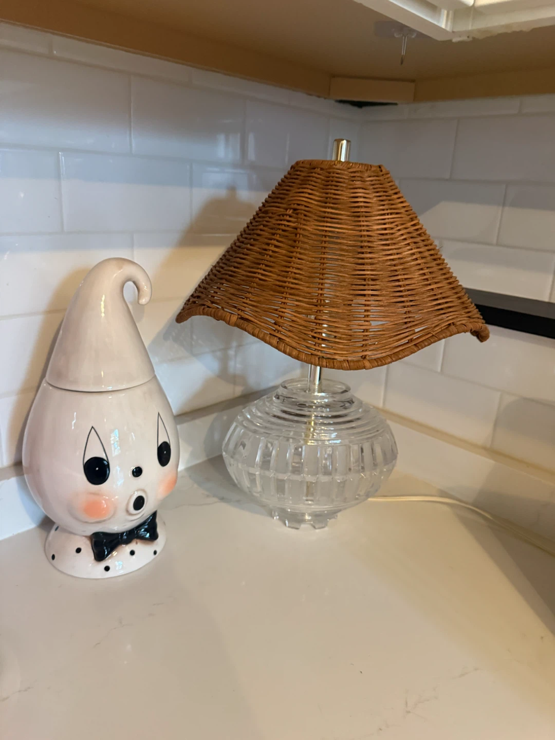 Vintage Glass and Wicker Table Lamp - photo 3
