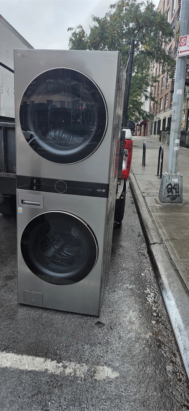 LG ThinQ Stackable Washer and Dryer Set gas Dryer - photo 2