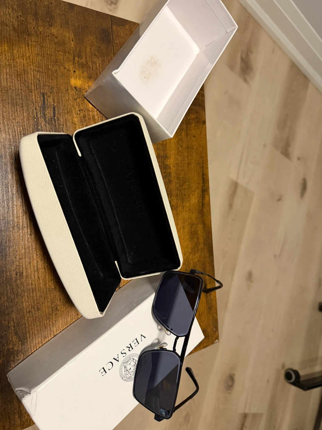 Versace Sunglasses with Original Case - photo 2