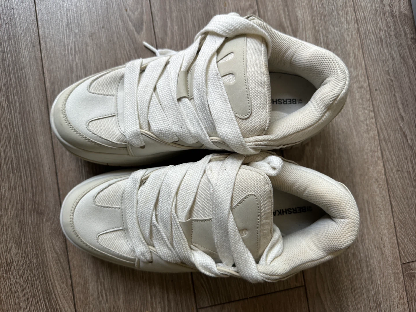 Bershka Off-White Sneakers - photo 2