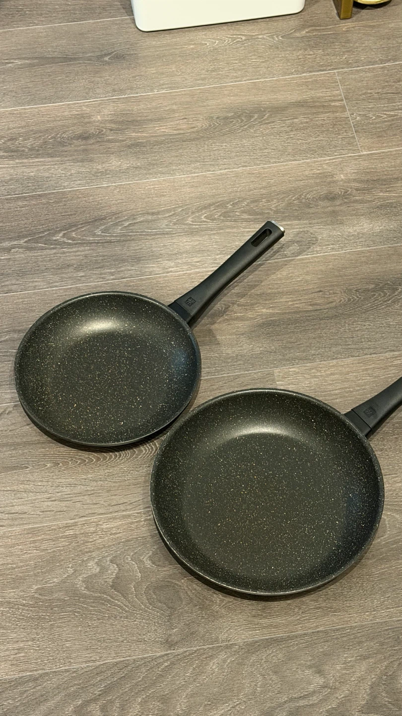 Zwilling aluminum fry pan 2pcs 9.5”&11”